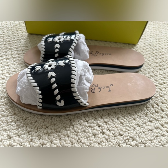 NWT and box. Jack Rodger’s sanibel slides. Navy size 7 - Picture 4 of 7